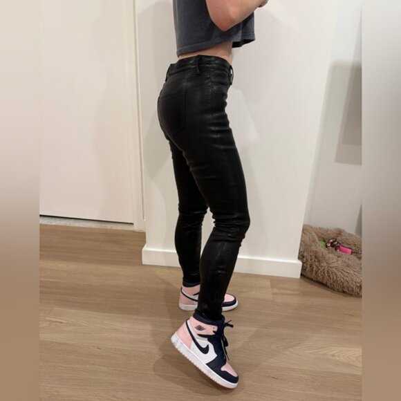 J Brand L8001 Mid-Rise Legging in Stretch Leather size 26 - Picture 3 of 8